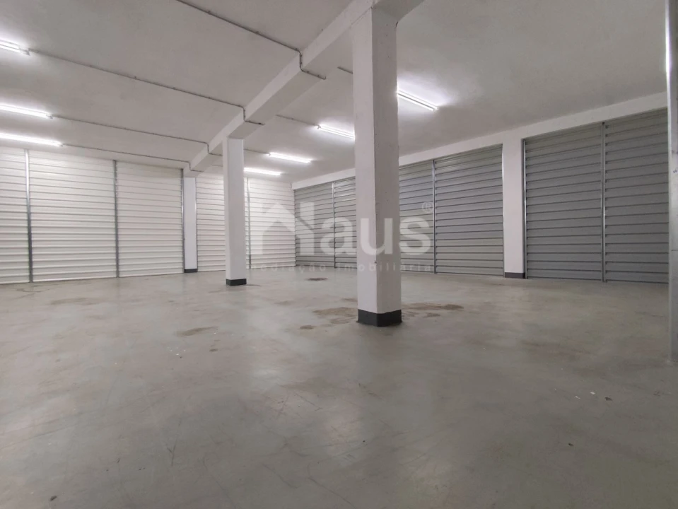 Armazém para Arrendamento em Sado Foto 2