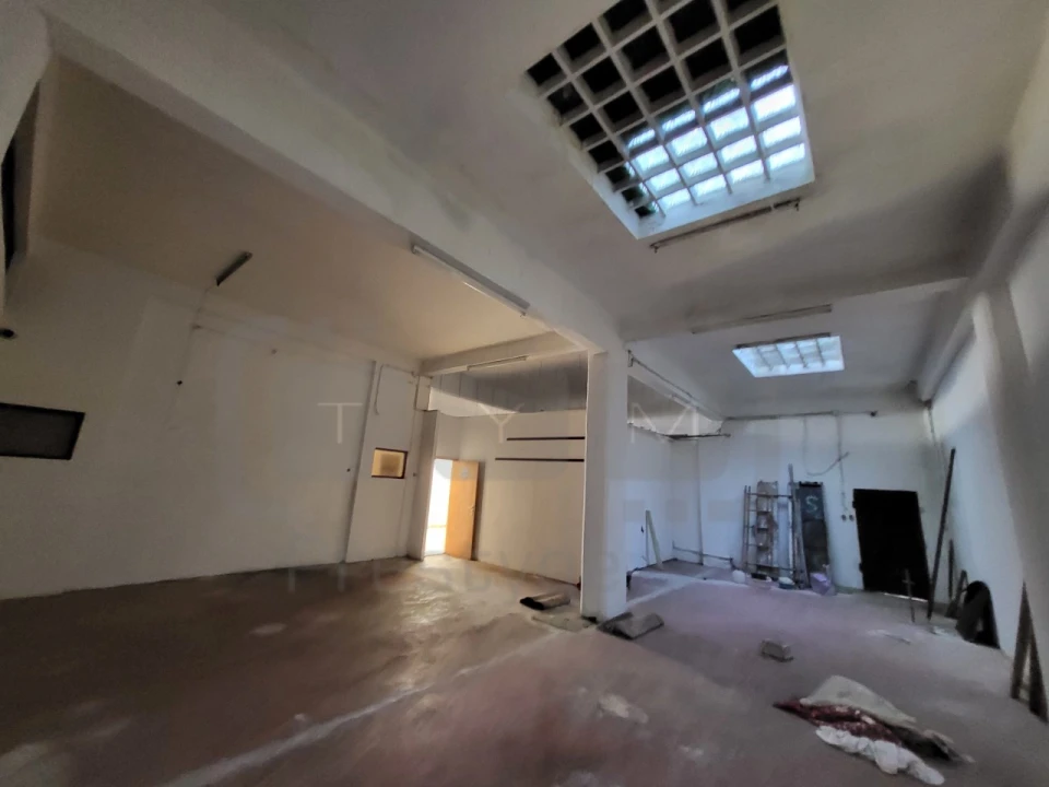 Loja para Arrendamento em São João Baptista e Santa Maria dos Olivais Foto 4