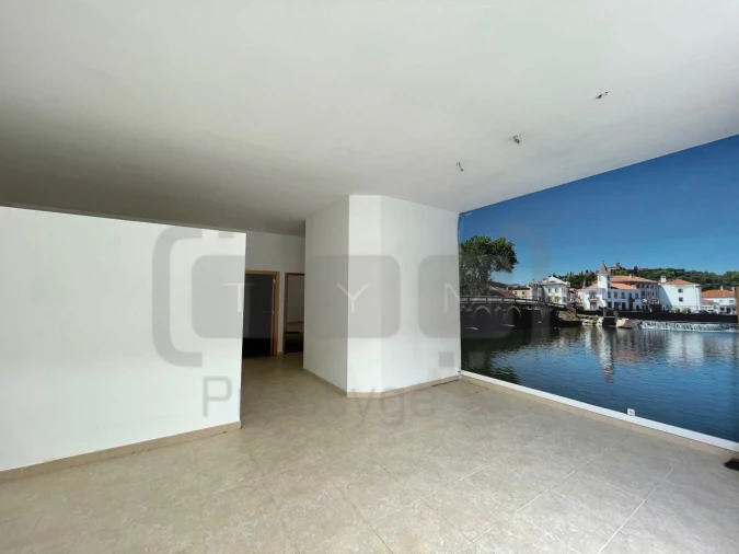 Loja para Arrendamento em São João Baptista e Santa Maria dos Olivais Foto 9