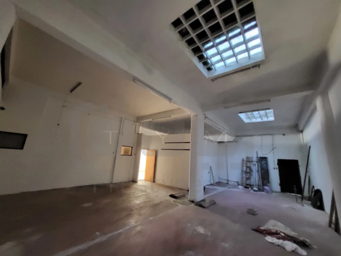 Loja para Arrendamento em São João Baptista e Santa Maria dos Olivais Foto 4