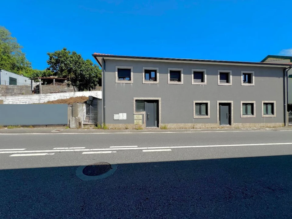 Moradia T3 para Venda em Vila Cova da Lixa e Borba de Godim Foto 1