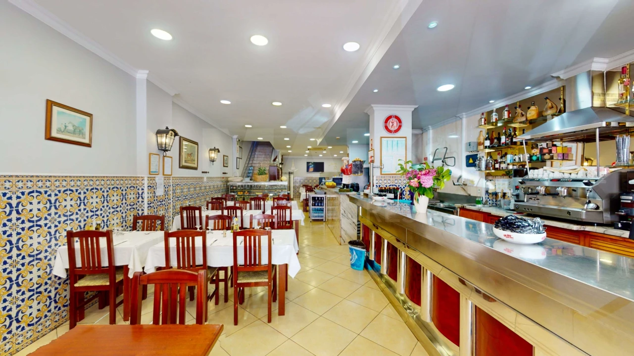 Loja para Venda em Póvoa de Santa Iria e Forte da Casa Foto 2