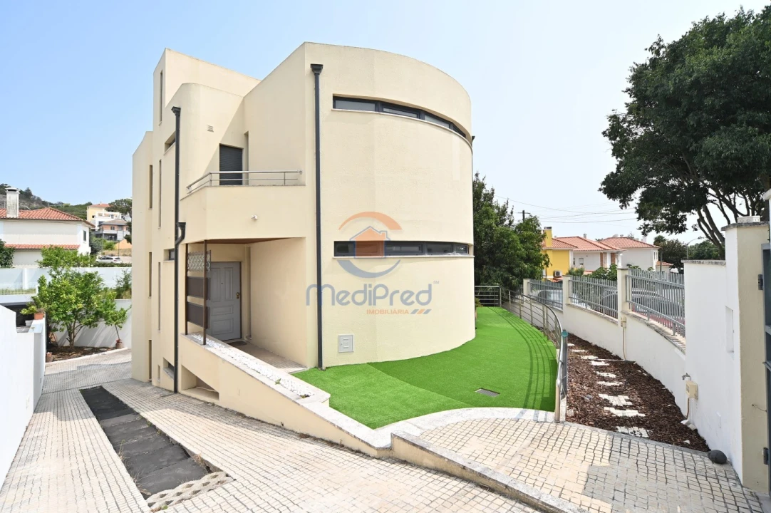 Moradia T5 para Venda em Oeiras e São Julião da Barra, Paço de Arcos e Caxias Foto 1