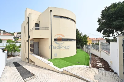 Moradia T5 para Venda em Oeiras e São Julião da Barra, Paço de Arcos e Caxias