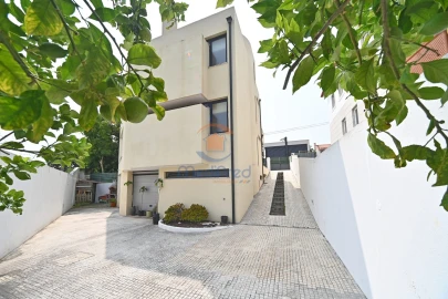 Moradia T5 para Venda em Oeiras e São Julião da Barra, Paço de Arcos e Caxias