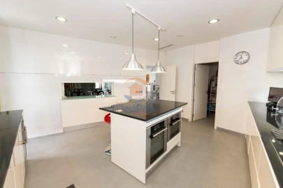 Moradia T5 para Venda em Carvalhal