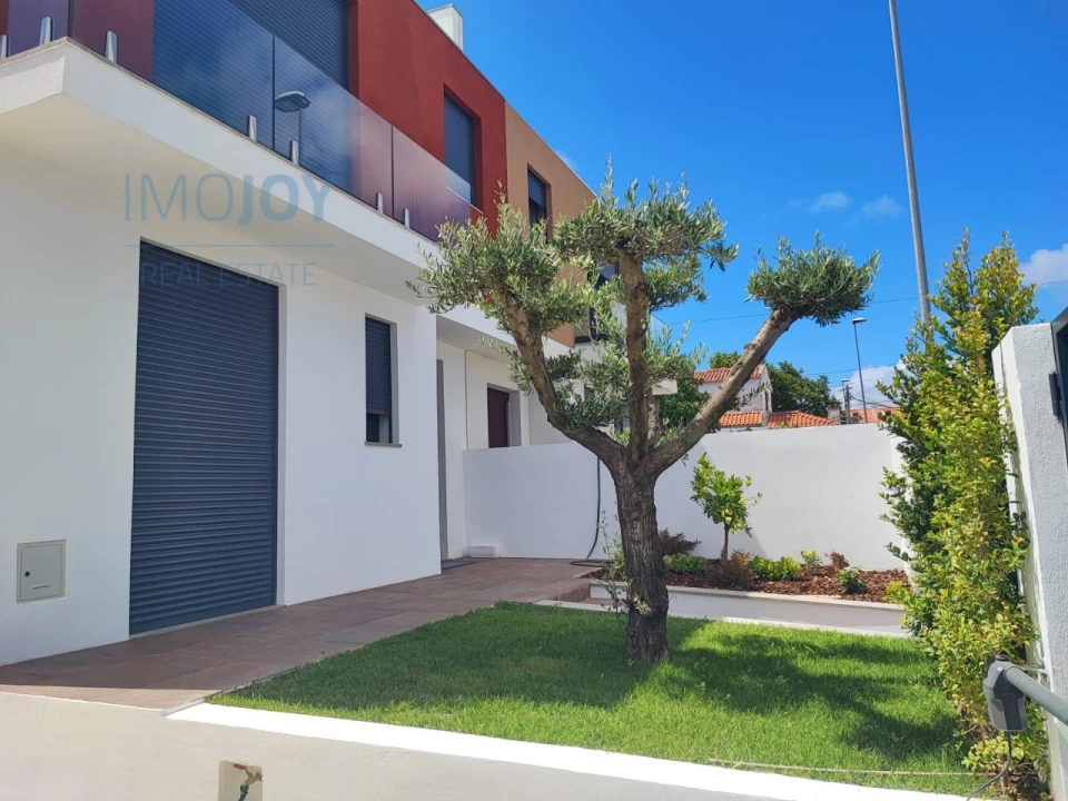 Moradia T3 para Venda em Alcabideche Foto 48