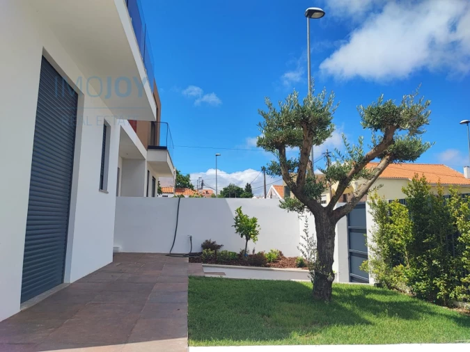 Moradia T3 para Venda em Alcabideche Foto 46