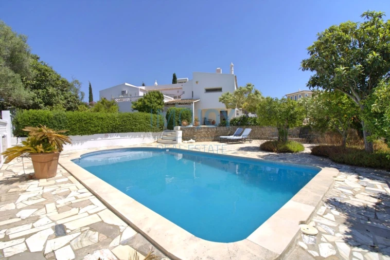 Moradia T4 para Venda em Alcantarilha e Pêra