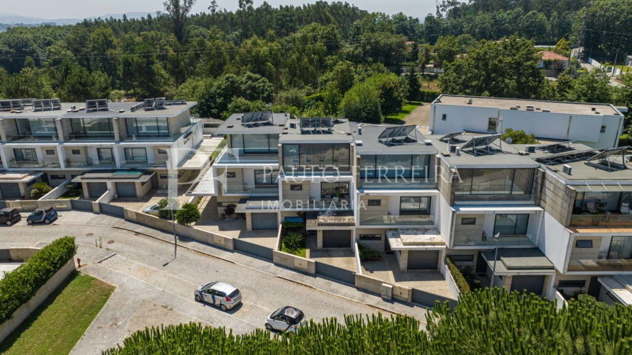 Moradia T4 para Venda em Antas e Abade de Vermoim Foto 48