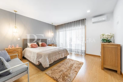 Moradia T4 para Venda em Antas e Abade de Vermoim