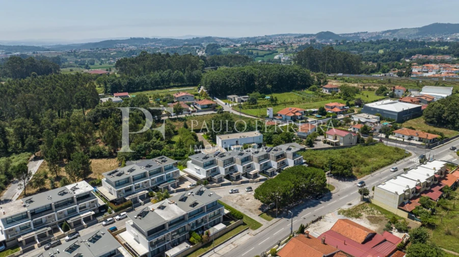 Moradia T4 para Venda em Antas e Abade de Vermoim Foto 4