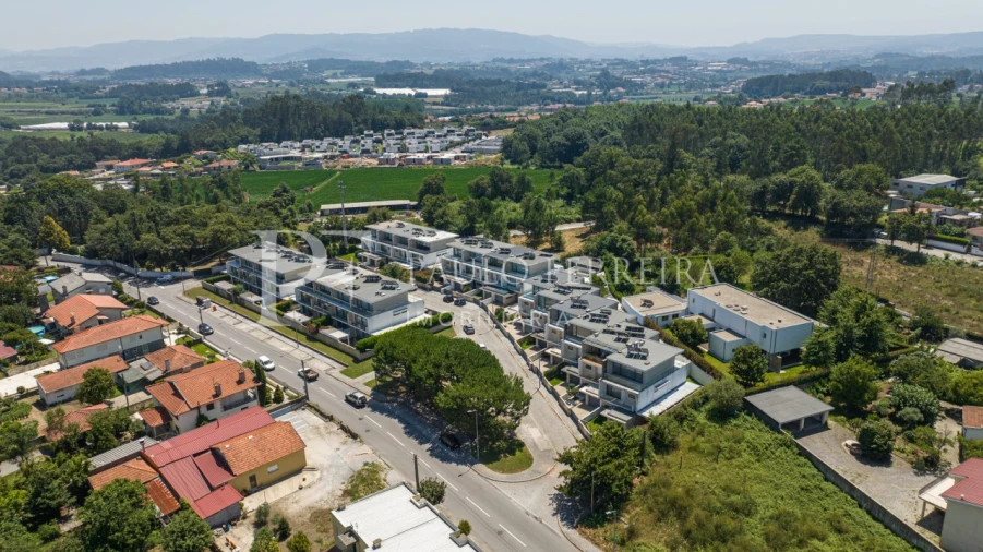 Moradia T4 para Venda em Antas e Abade de Vermoim Foto 6