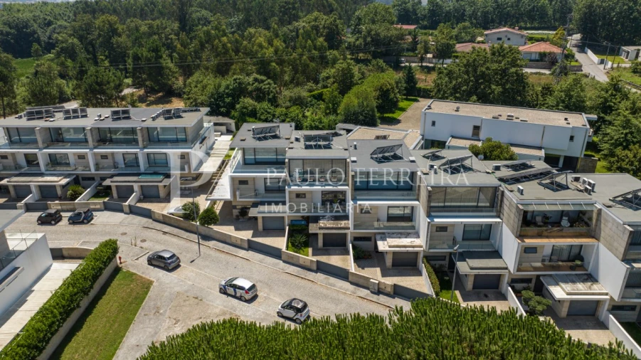 Moradia T4 para Venda em Antas e Abade de Vermoim Foto 44