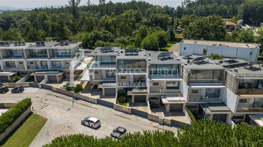 Moradia T4 para Venda em Antas e Abade de Vermoim Foto 48
