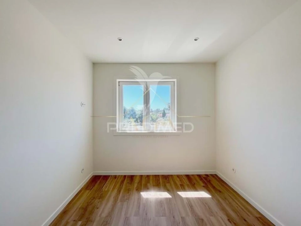 Prédio para Venda em Oliveira do Douro Foto 15