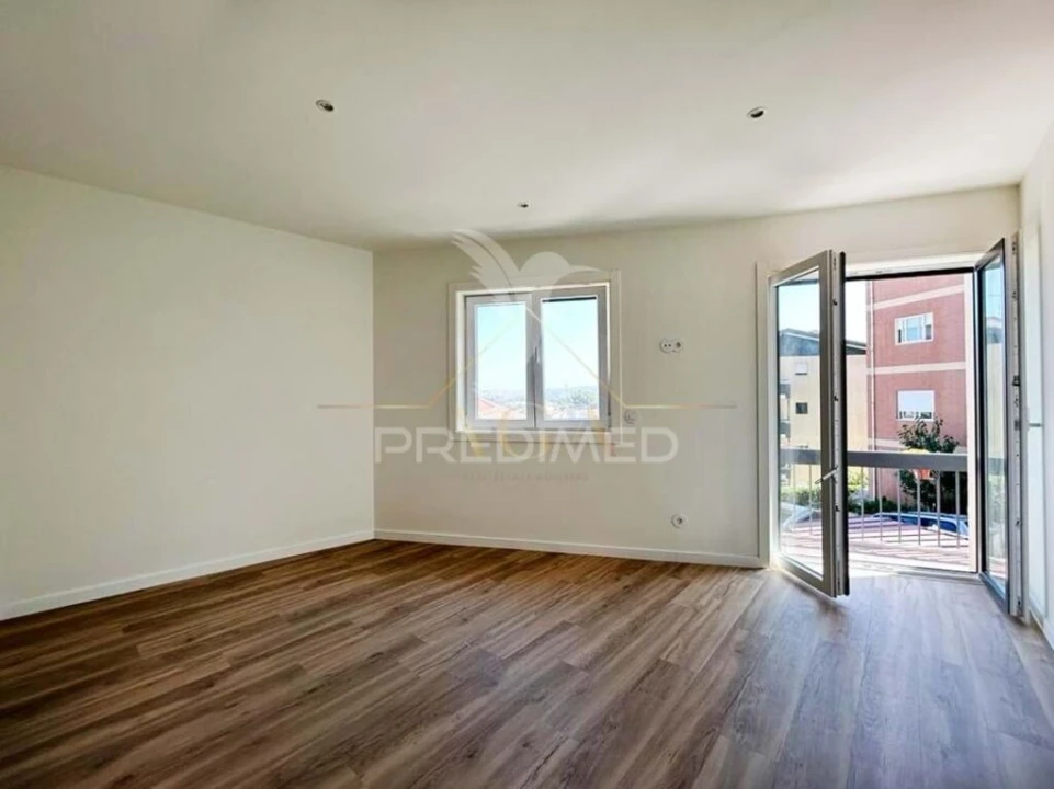 Prédio para Venda em Oliveira do Douro Foto 16