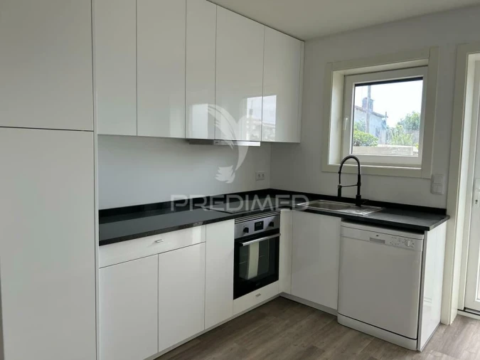 Prédio para Venda em Oliveira do Douro Foto 3