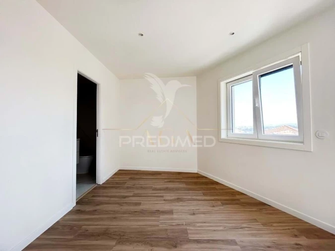 Prédio para Venda em Oliveira do Douro Foto 17