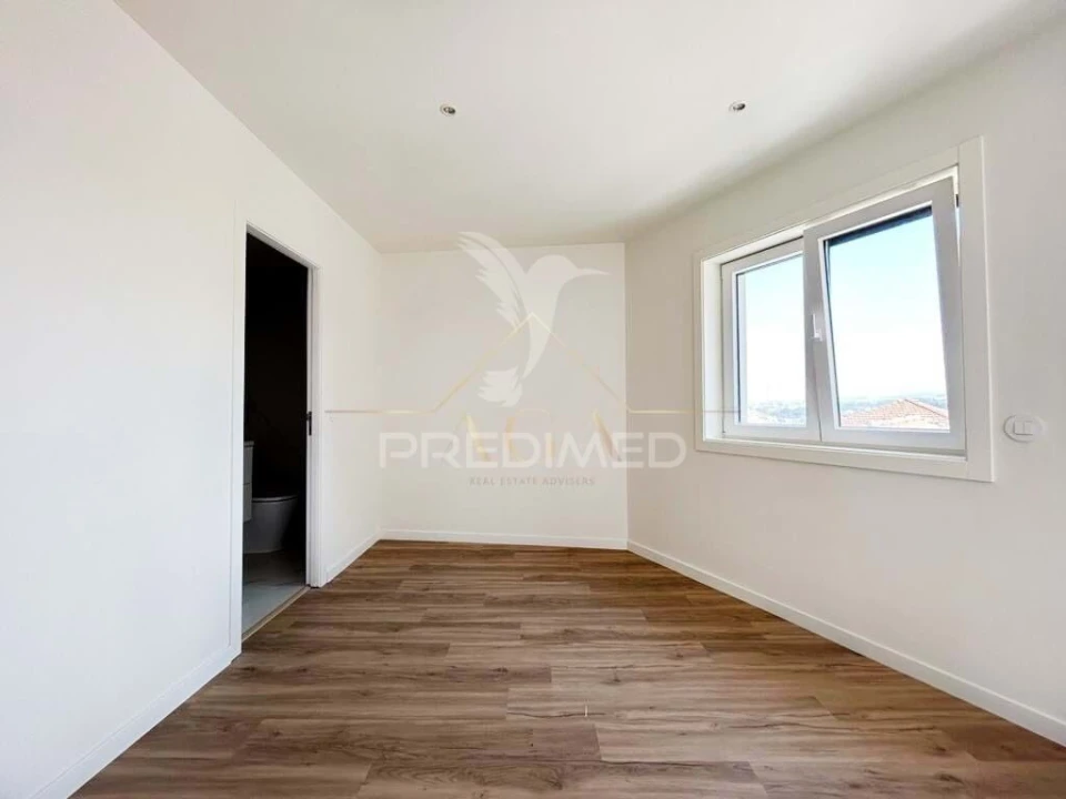 Prédio para Venda em Oliveira do Douro Foto 17