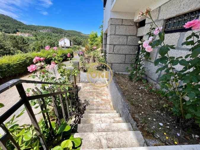 Moradia T3 para Venda em Vila Verde Foto 7