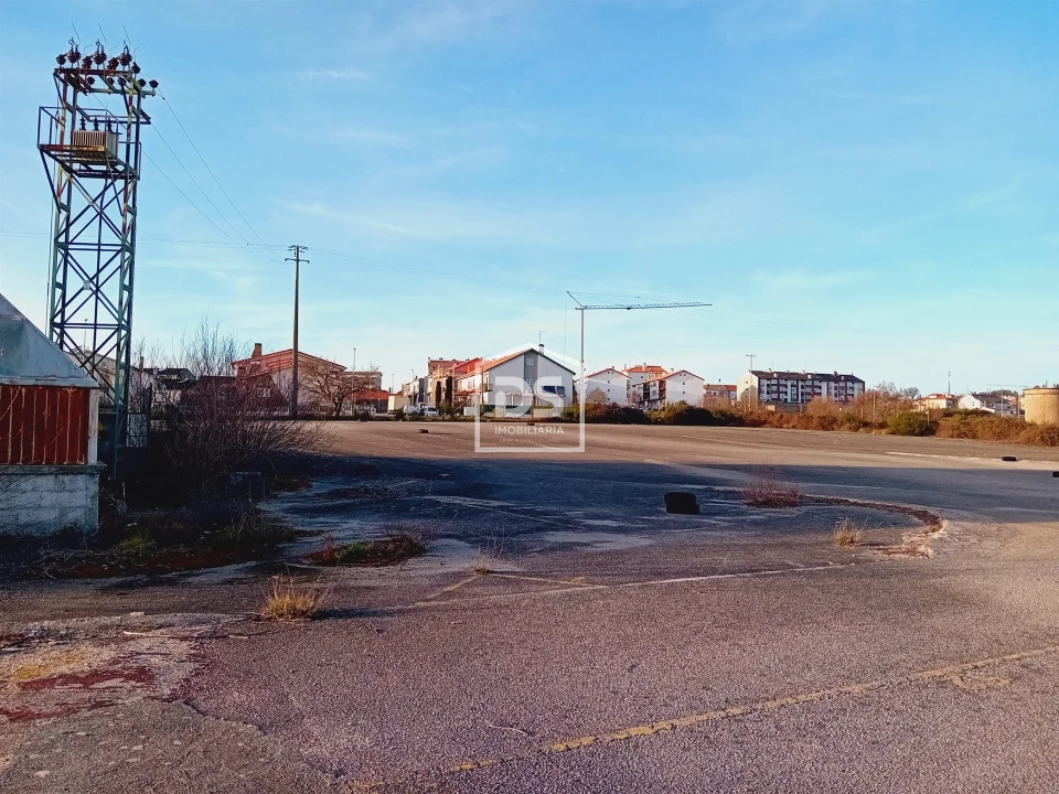 Armazém para Venda em Guarda Foto 12