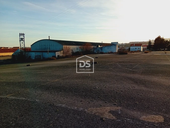 Armazém para Venda em Guarda Foto 13