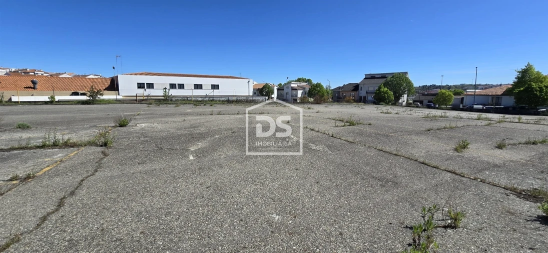 Armazém para Venda em Guarda Foto 4