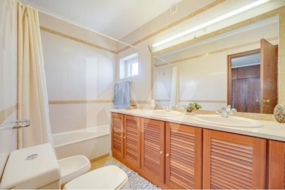 Moradia T6 para Venda em Sesimbra (Castelo)