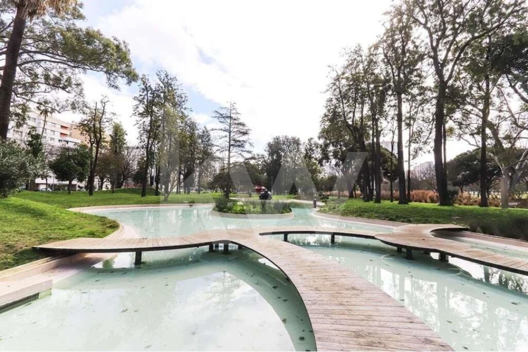 Loja para Venda em Alvalade Foto 27