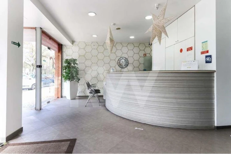 Loja para Venda em Alvalade Foto 2