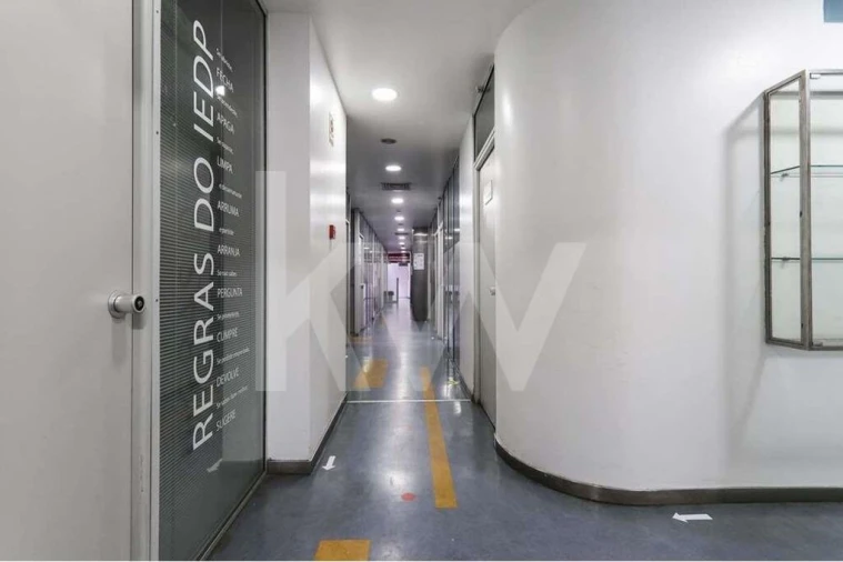 Loja para Venda em Alvalade Foto 20