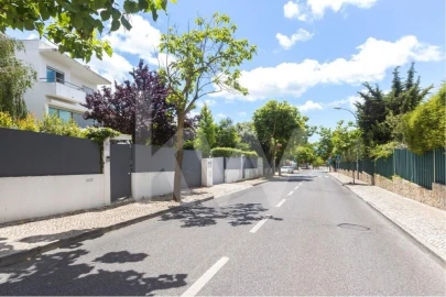 Moradia T5 para Venda em Oeiras e São Julião da Barra, Paço de Arcos e Caxias