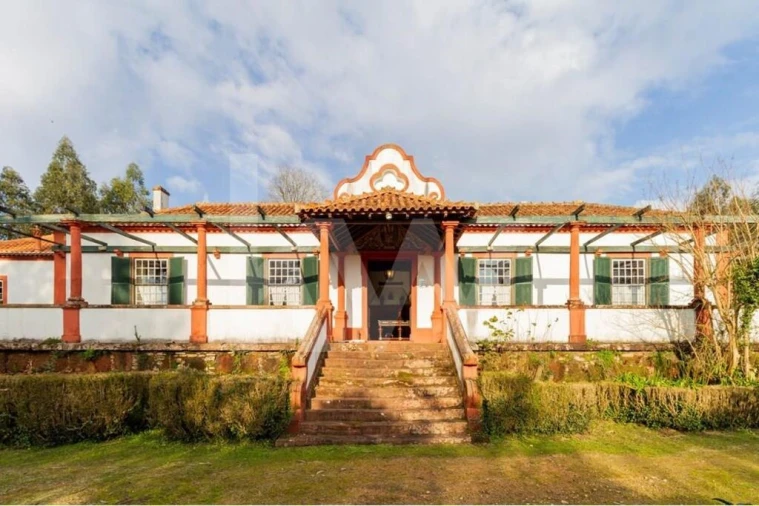 Moradia T9 para Venda em Recardães e Espinhel Foto 15