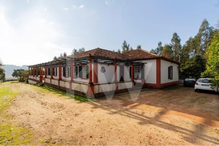 Moradia T9 para Venda em Recardães e Espinhel Foto 21