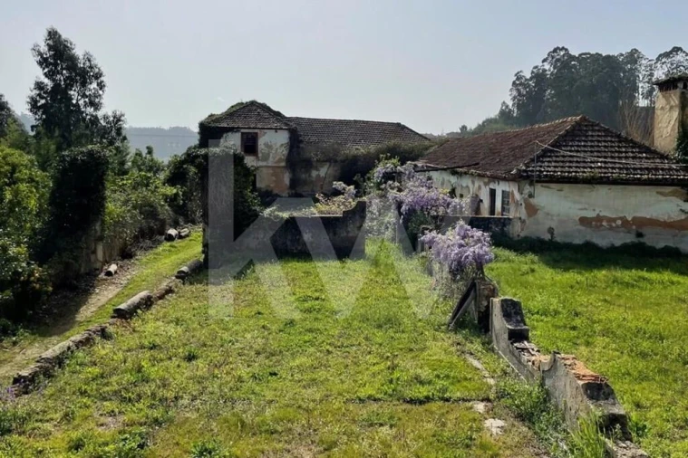 Moradia T9 para Venda em Recardães e Espinhel Foto 78