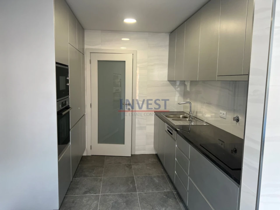 Apartamento T2 para Venda em Cedofeita, Santo Ildefonso, Sé, Miragaia, São Nicolau e Vitória Foto 4