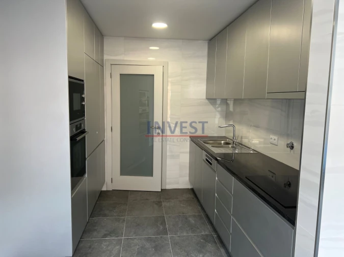 Apartamento T2 para Venda em Cedofeita, Santo Ildefonso, Sé, Miragaia, São Nicolau e Vitória Foto 4