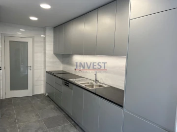 Apartamento T3 para Venda em Cedofeita, Santo Ildefonso, Sé, Miragaia, São Nicolau e Vitória