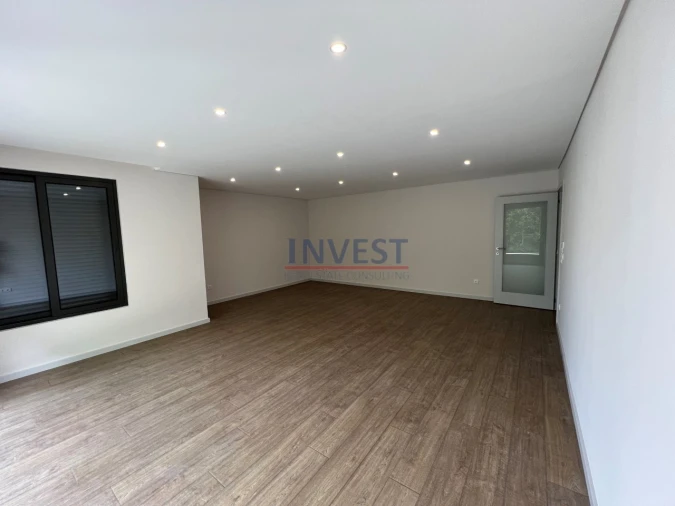 Apartamento T3 para Venda em Cedofeita, Santo Ildefonso, Sé, Miragaia, São Nicolau e Vitória Foto 3