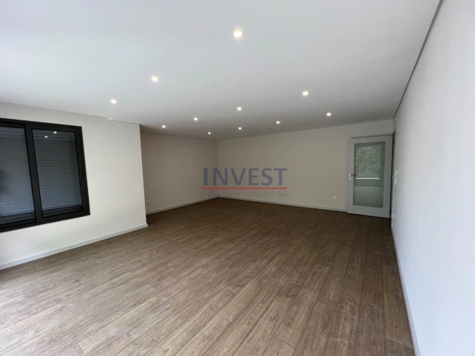 Apartamento T3 para Venda em Cedofeita, Santo Ildefonso, Sé, Miragaia, São Nicolau e Vitória Foto 2
