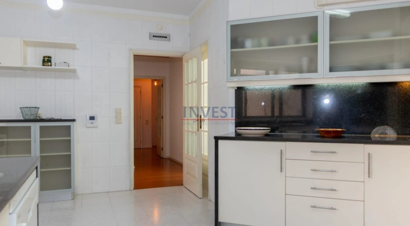 Apartamento T4 para Venda em Campanhã Foto 7