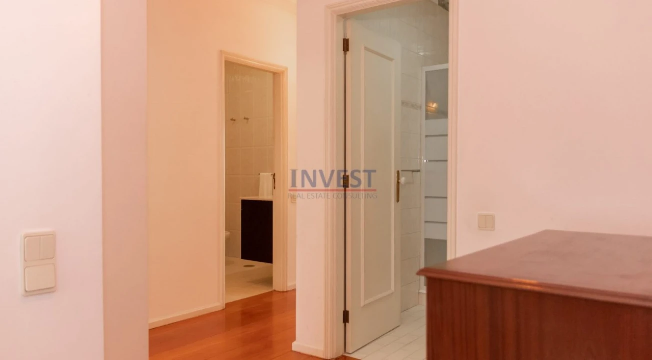 Apartamento T4 para Venda em Campanhã Foto 17