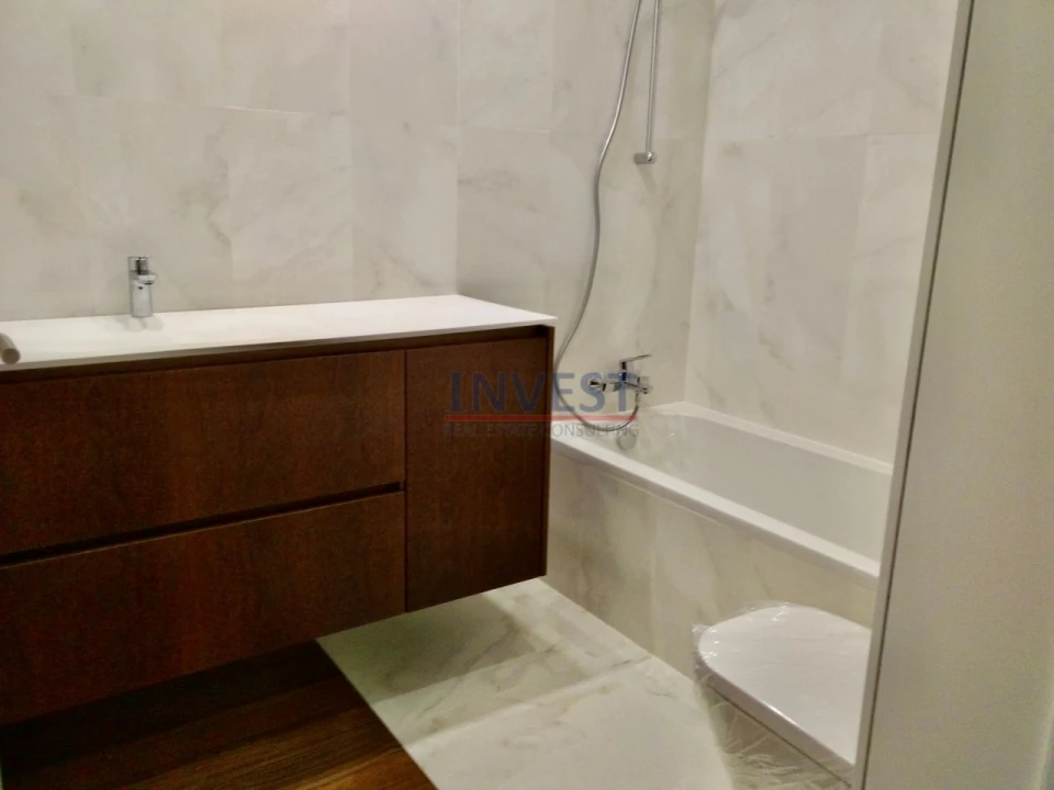Apartamento T4 para Venda em Cedofeita, Santo Ildefonso, Sé, Miragaia, São Nicolau e Vitória Foto 19