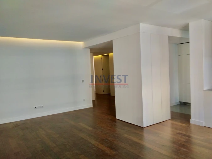 Apartamento T4 para Venda em Cedofeita, Santo Ildefonso, Sé, Miragaia, São Nicolau e Vitória Foto 2