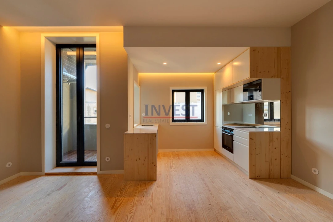 Apartamento T3 para Venda em Lordelo do Ouro e Massarelos Foto 2