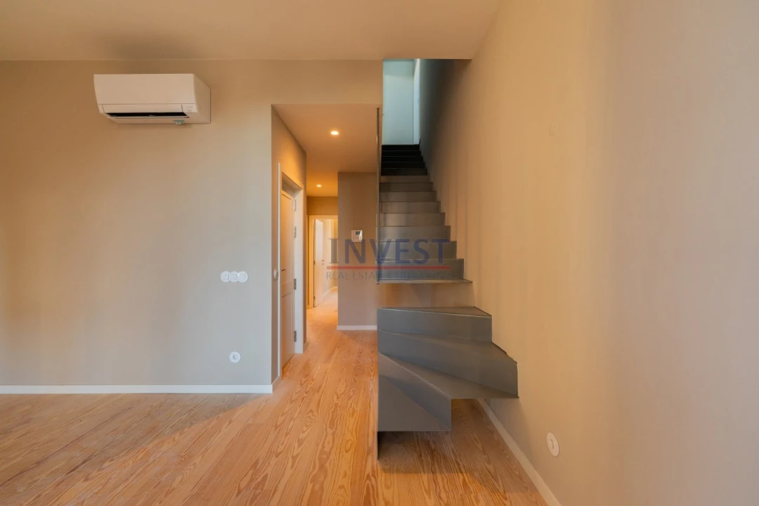 Apartamento T3 para Venda em Lordelo do Ouro e Massarelos Foto 5