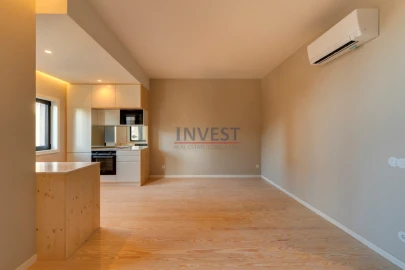 Apartamento T3 para Venda em Lordelo do Ouro e Massarelos