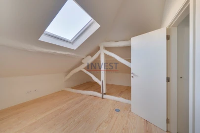 Apartamento T3 para Venda em Lordelo do Ouro e Massarelos