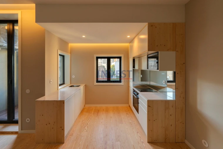 Apartamento T3 para Venda em Lordelo do Ouro e Massarelos Foto 4